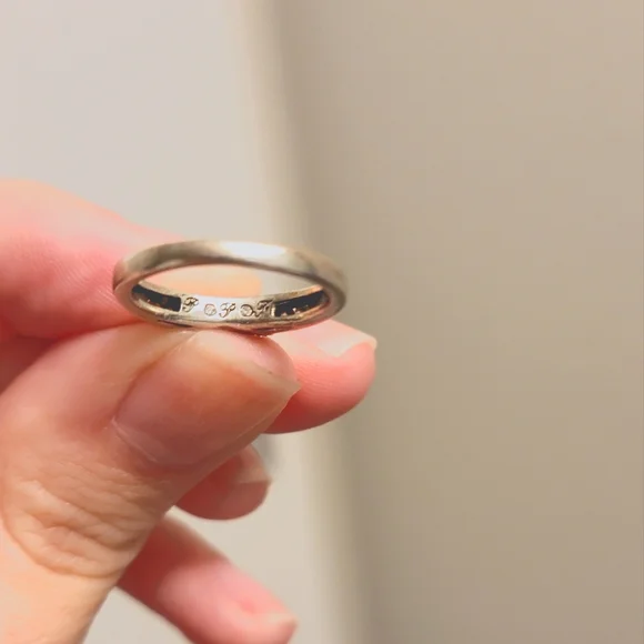 Simple White Gold Engagement Ring - Picture 5 of 5